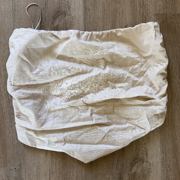 Linen Set - Picture 2 of 4